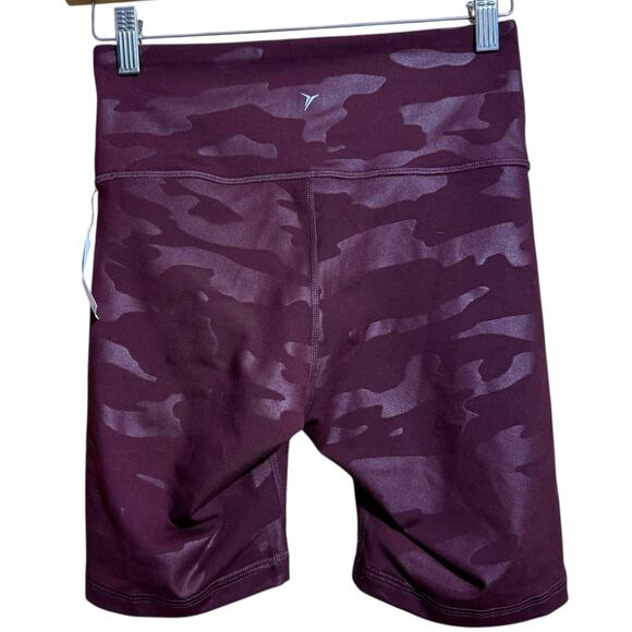 NWT Old Navy Active Go Dry Maroon Camo Biker Shorts Small - Picture 4 of 5